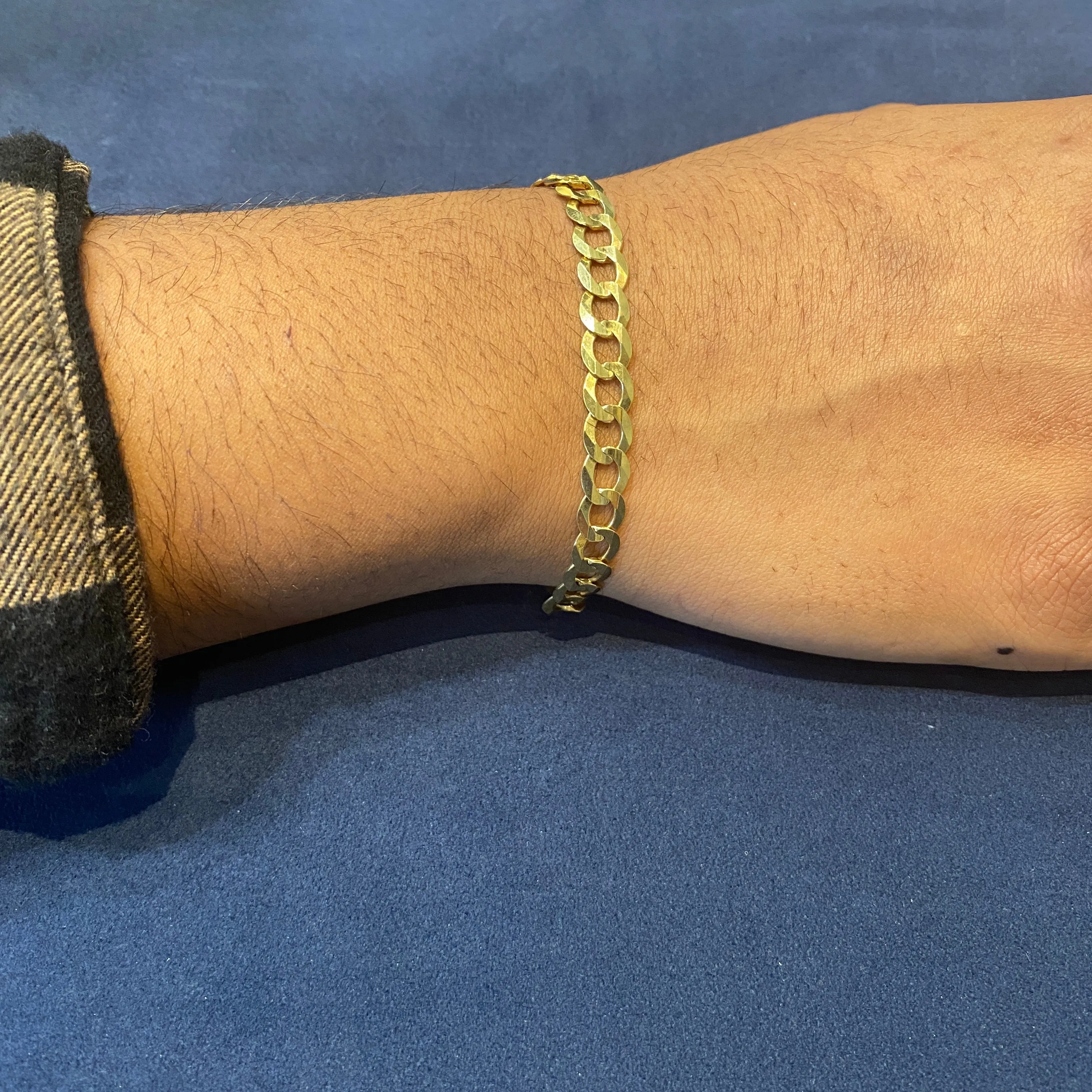 10K Yellow Gold (7mm) Mens Curb Bracelet 8.25"