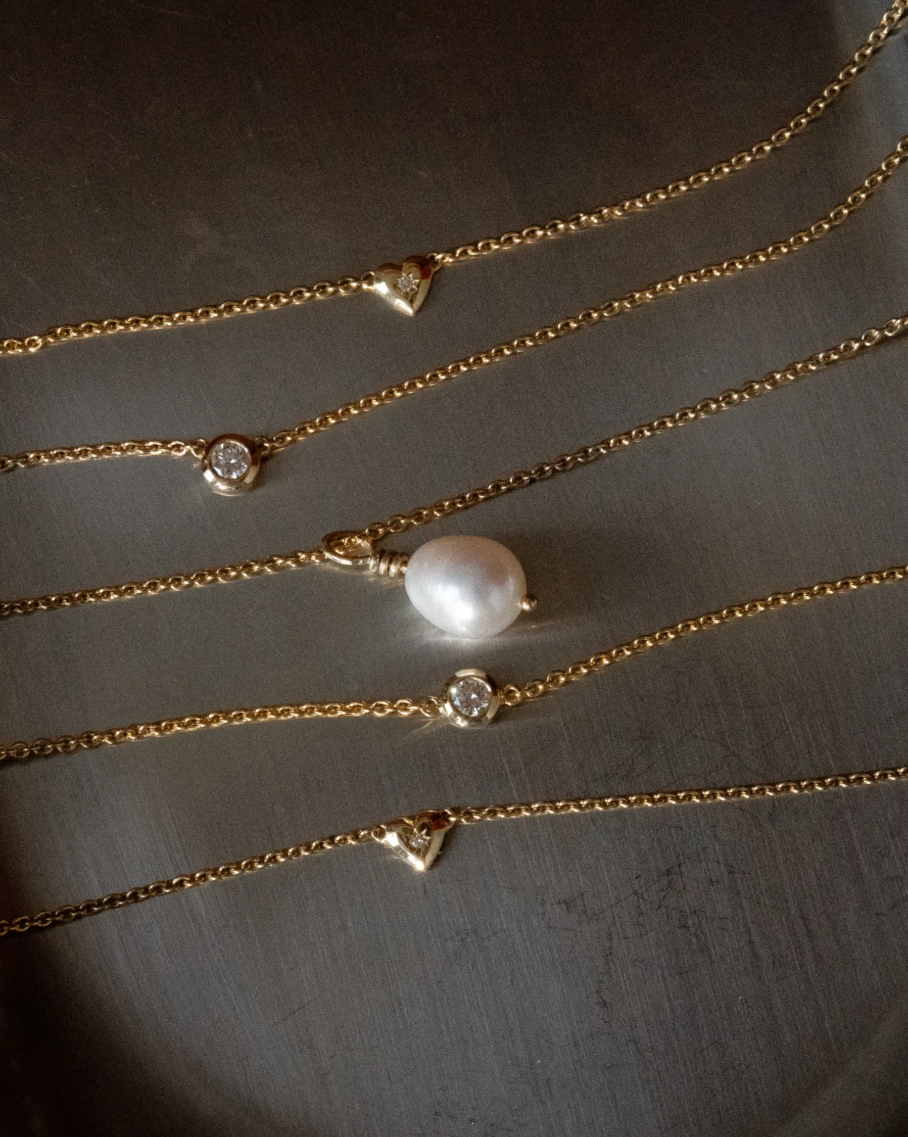 Aarre Bezel Diamond Solid Gold Bracelet