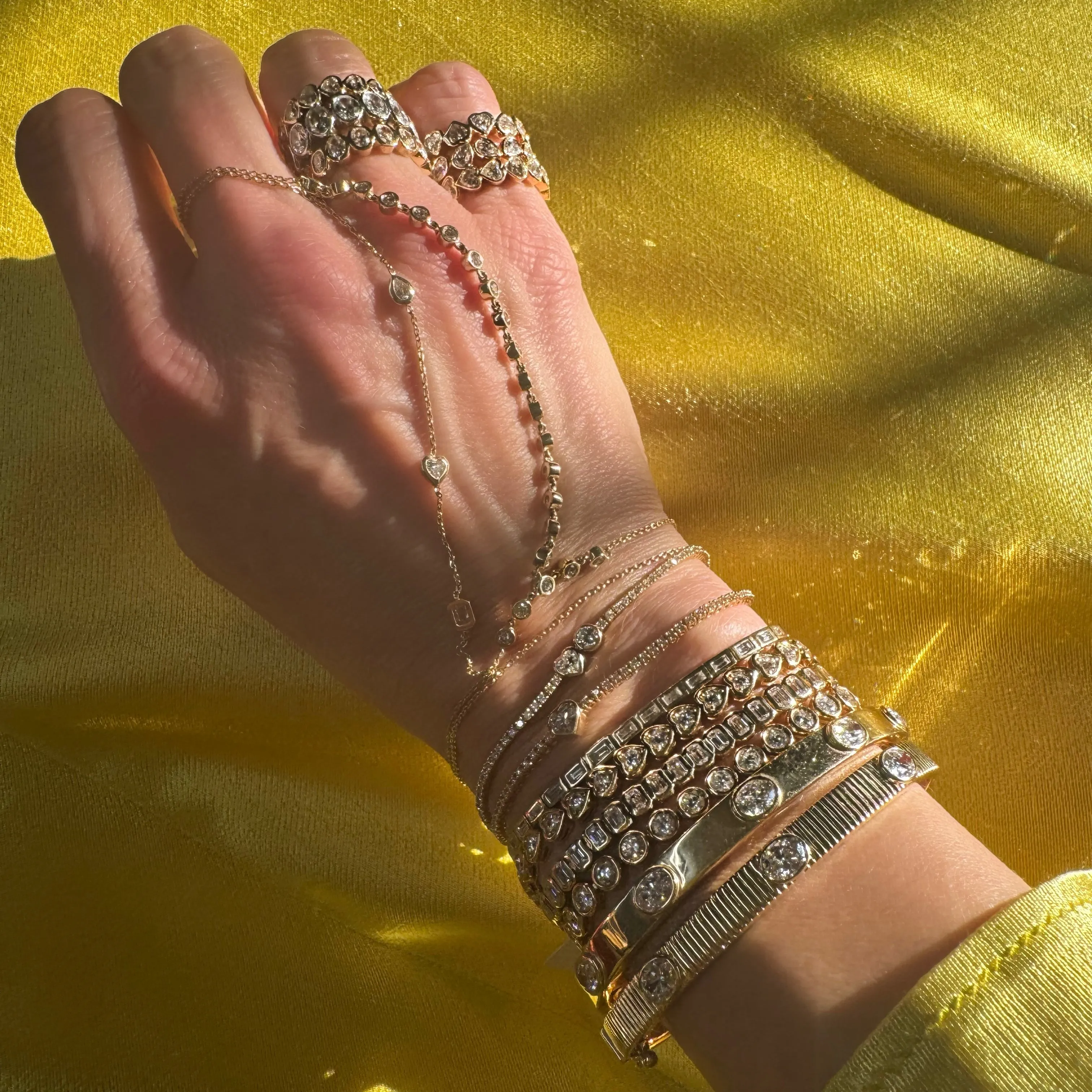 Bezel Set Diamond Rounds Bringlet Hand Chain Bracelet