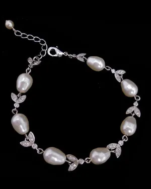 Bridal bracelet - Silk pearl by Stephanie Browne