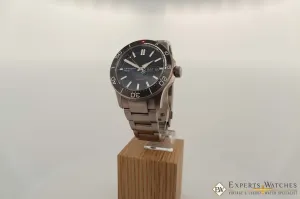 Christopher Ward C60 Elite Pro 1000 Diver 42mm Titanium on Bracelet Diving Watch