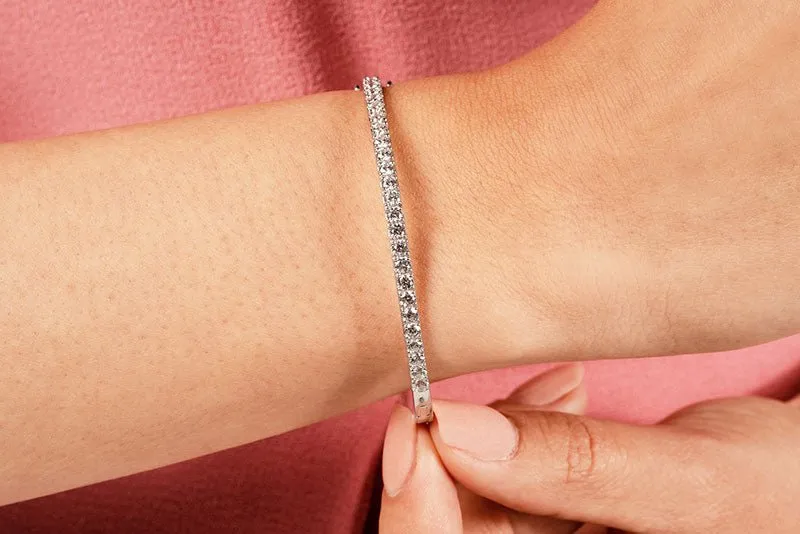 Classic Diamond Bangle with 2.03 ct.(finished) 2.7mm