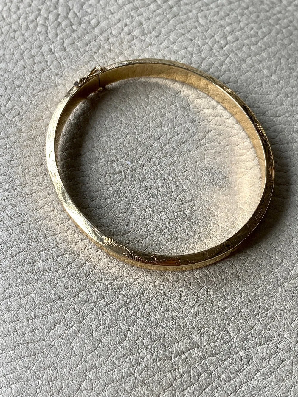 Danish 14k gold hinged bangle - Midcentury era - Made by Knud Hejl