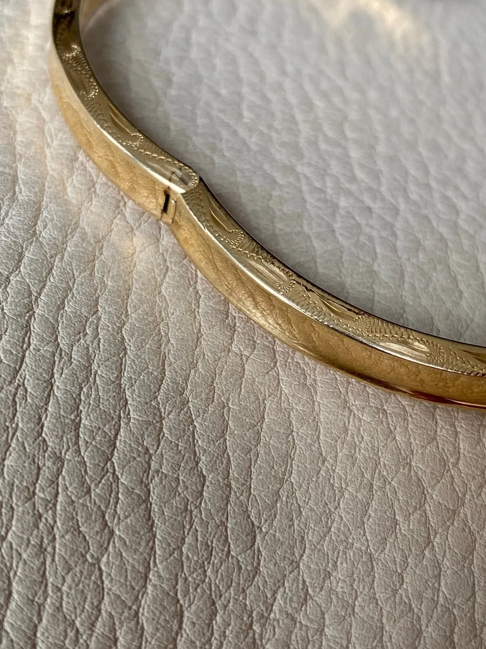 Danish 14k gold hinged bangle - Midcentury era - Made by Knud Hejl