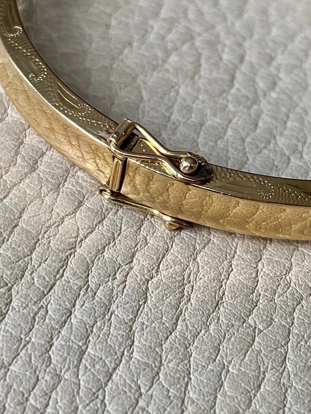 Danish 14k gold hinged bangle - Midcentury era - Made by Knud Hejl
