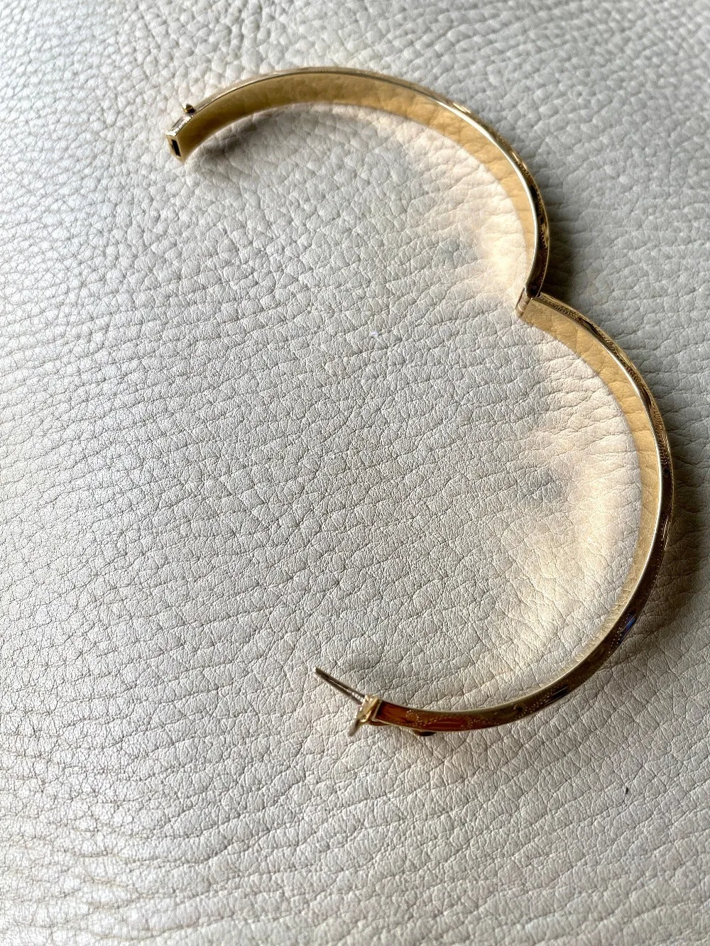 Danish 14k gold hinged bangle - Midcentury era - Made by Knud Hejl