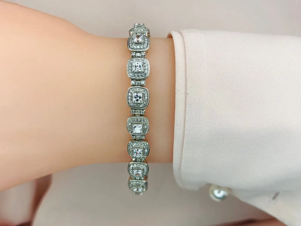 Fanciful Lab-Grown Diamond Bracelet with 6.39 ct.(finished) 1.1mm, 3.4mm