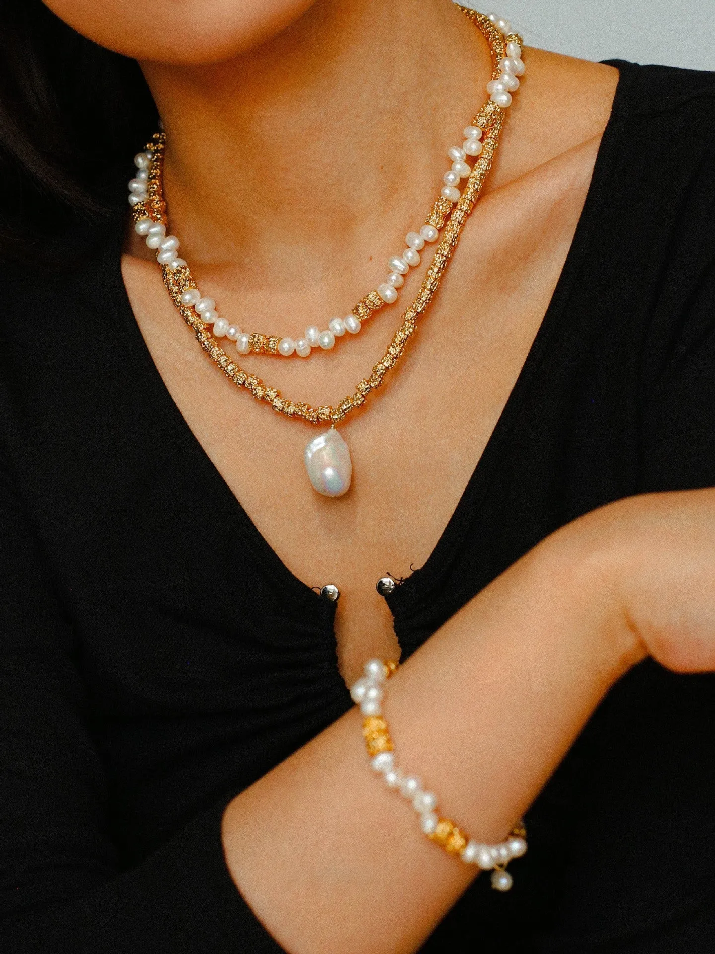 Golden Bean Staggered Pearl Bracelet