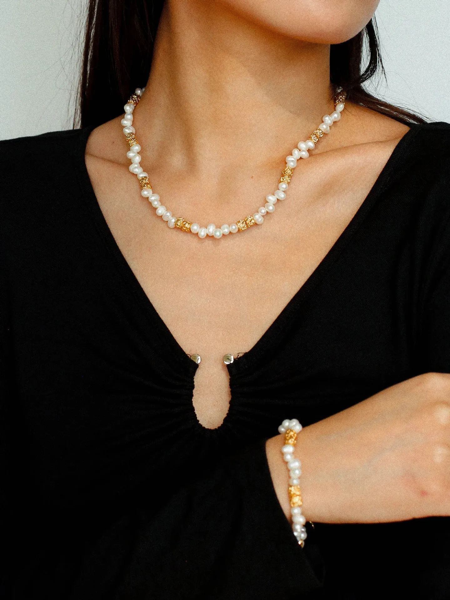 Golden Bean Staggered Pearl Bracelet