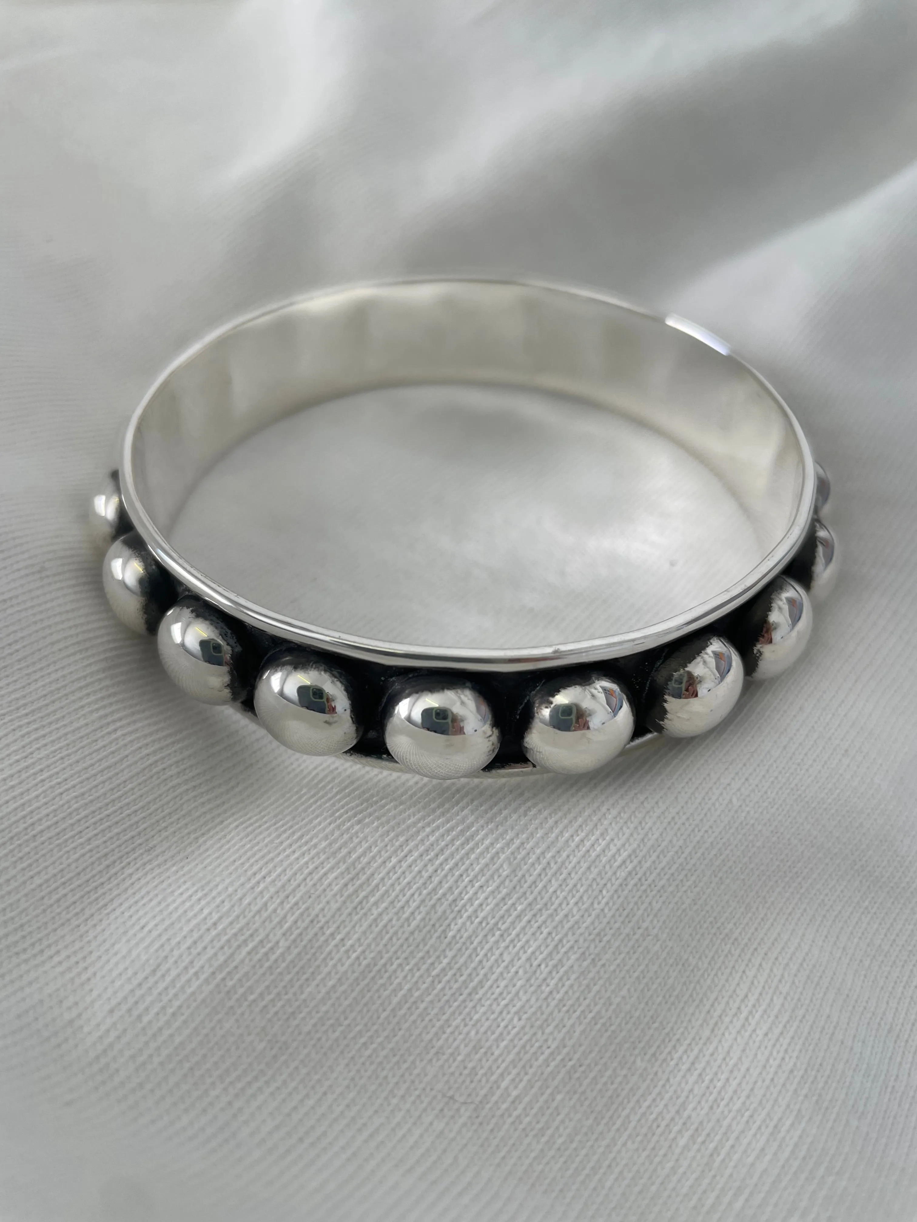 Hola Bella Bangle