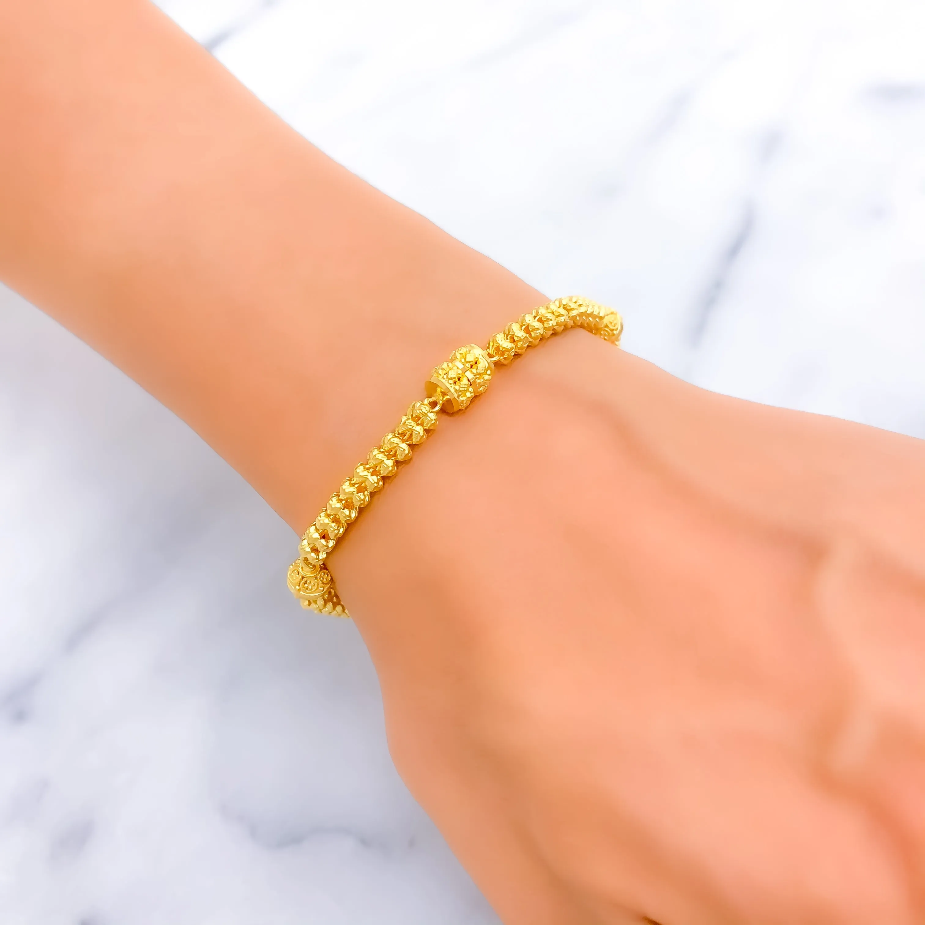 Impressive Sleek 22k Gold Beaded Bracelet