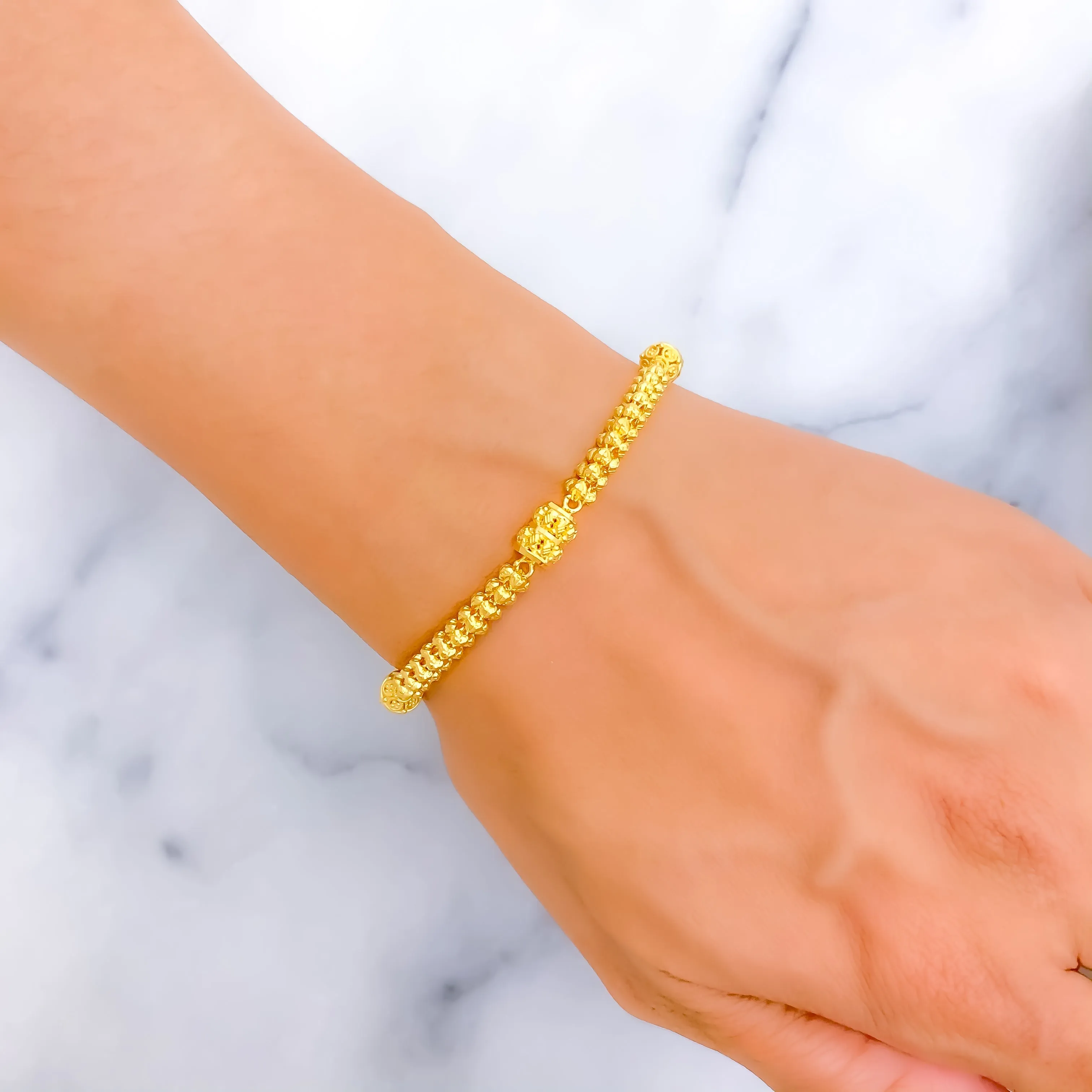 Impressive Sleek 22k Gold Beaded Bracelet