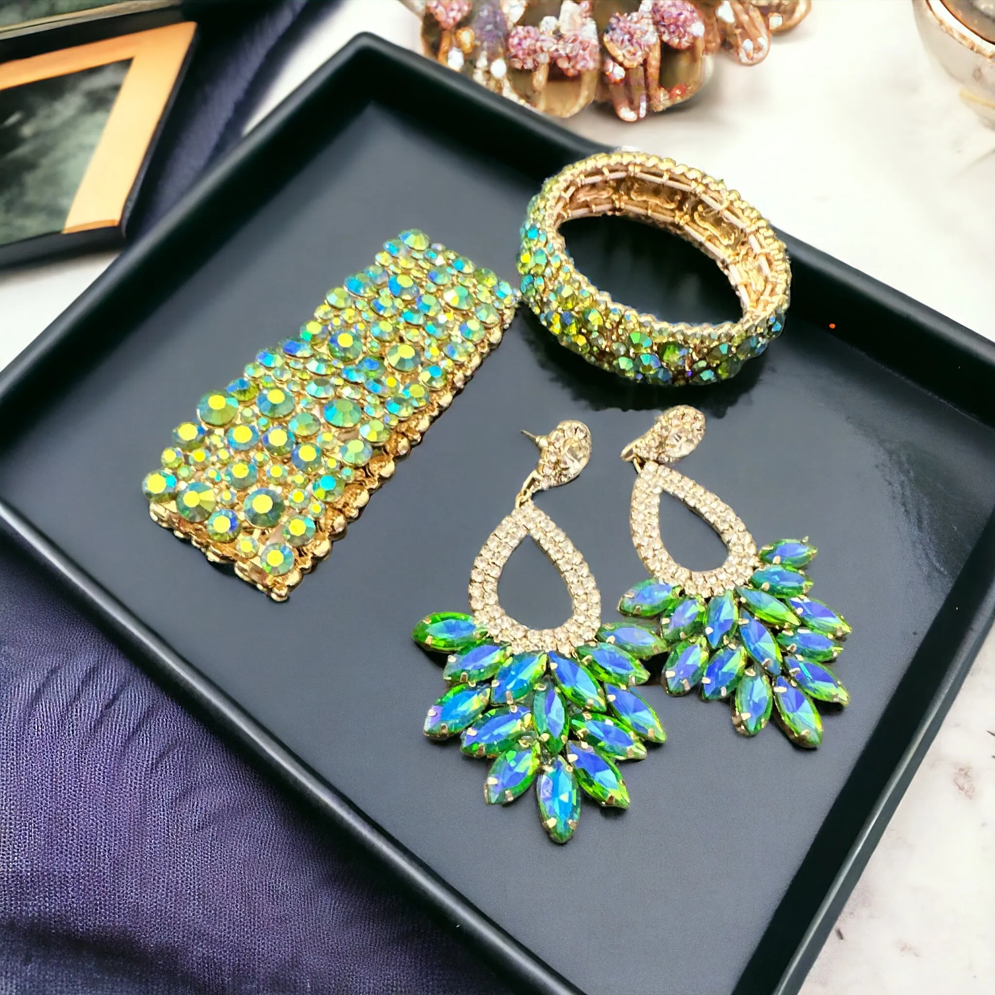 LIRA - green ab stretch bubble rhinestone bracelet