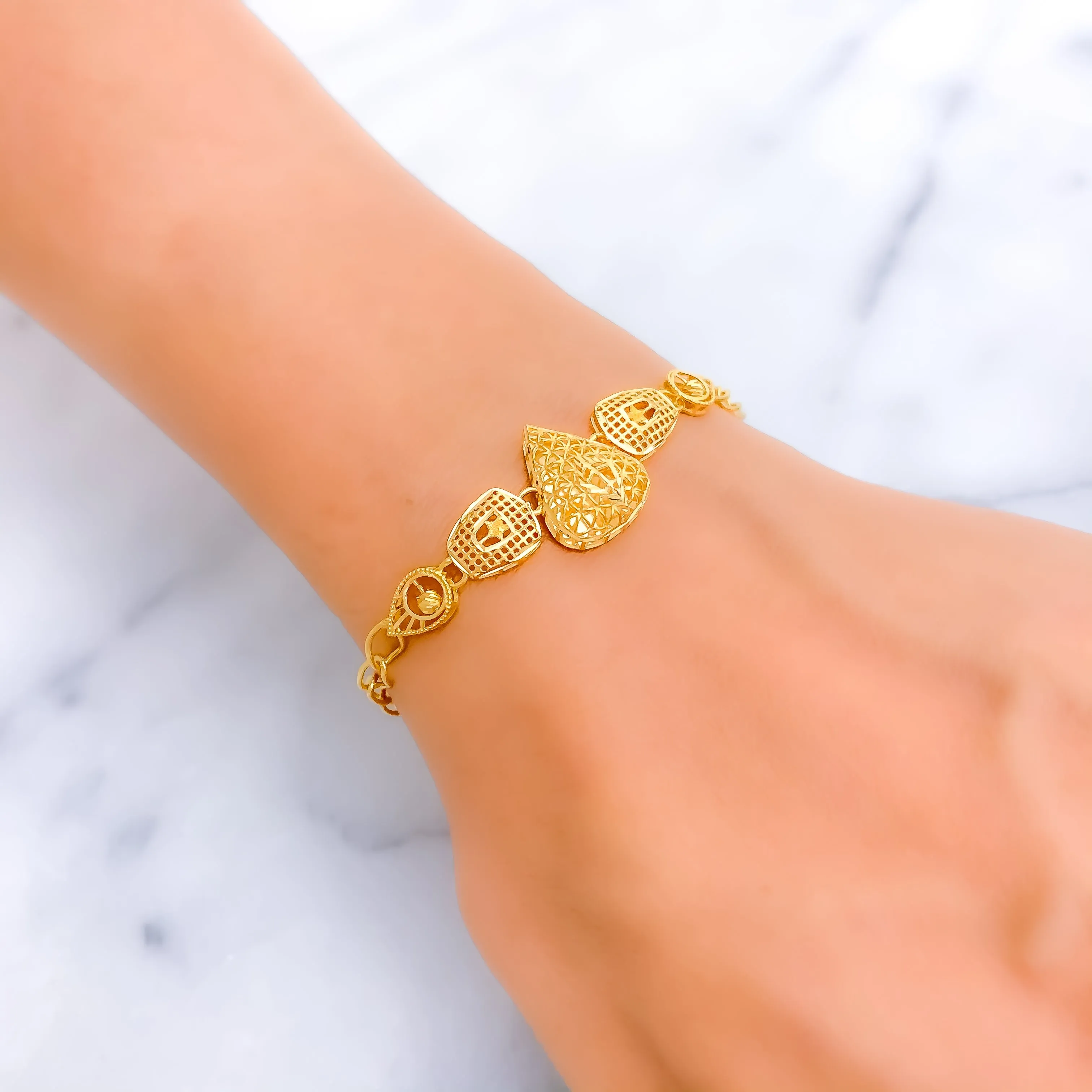 Luxurious Bold Graceful 21k Gold Bracelet
