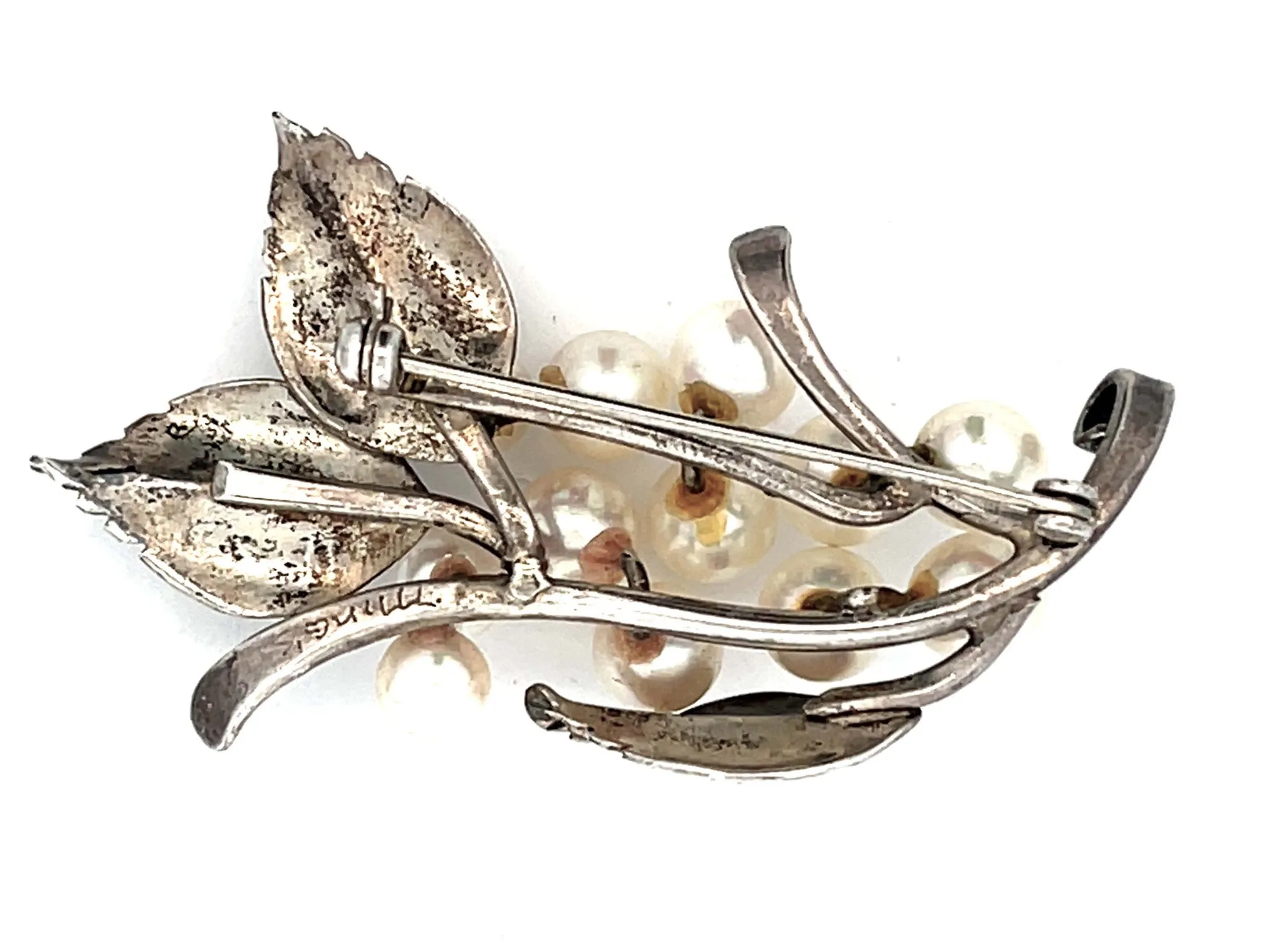 Mings Pearl Brooch in Sterling Silver
