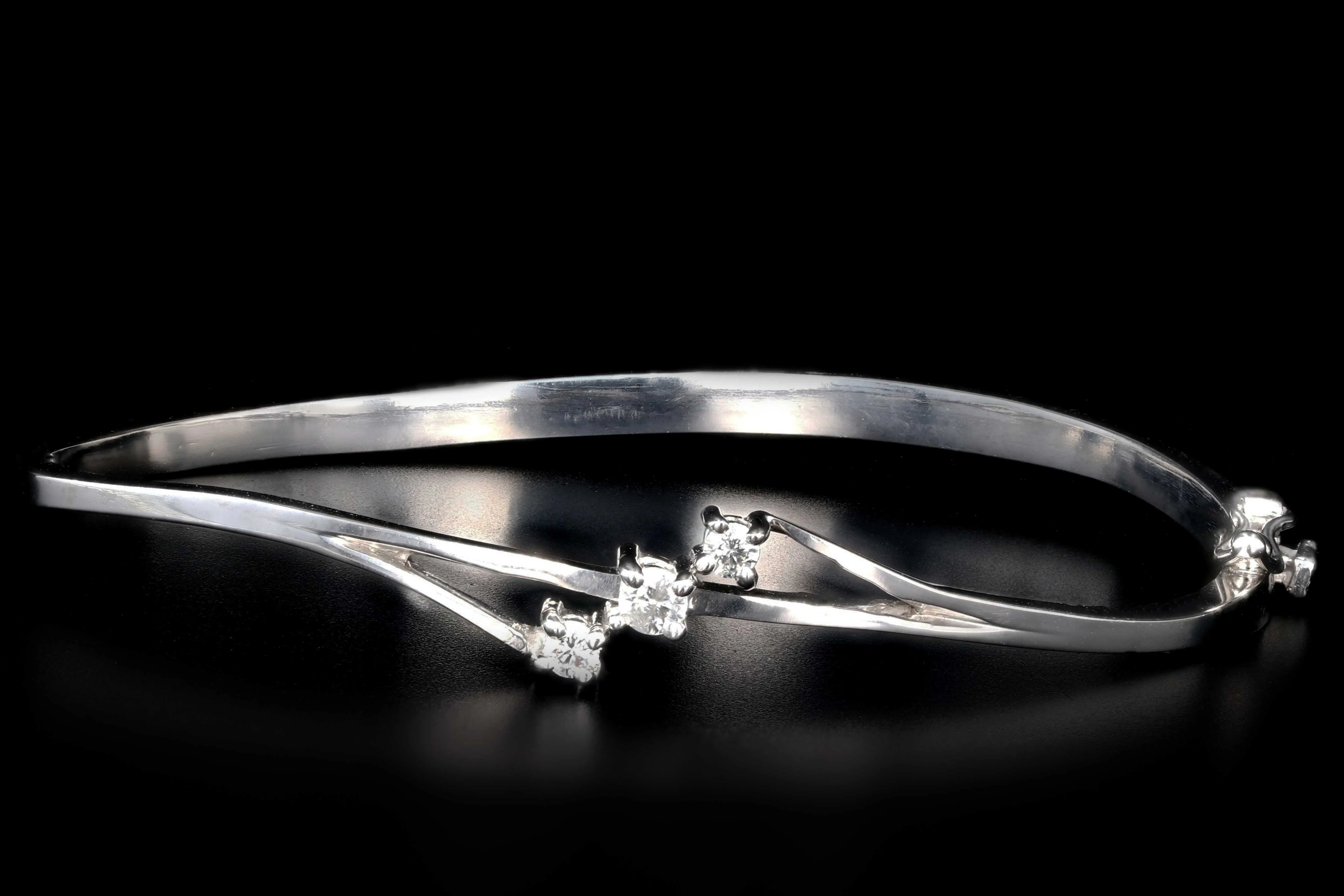 Modern 14K White Gold .20 carat Round Brilliant Cut Diamond Bangle