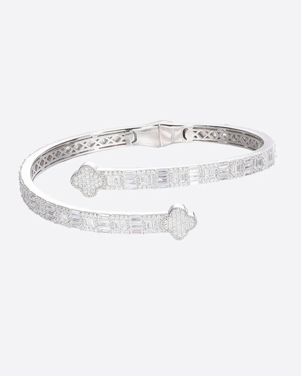 MOISSANITE CLOVER BANGLE.