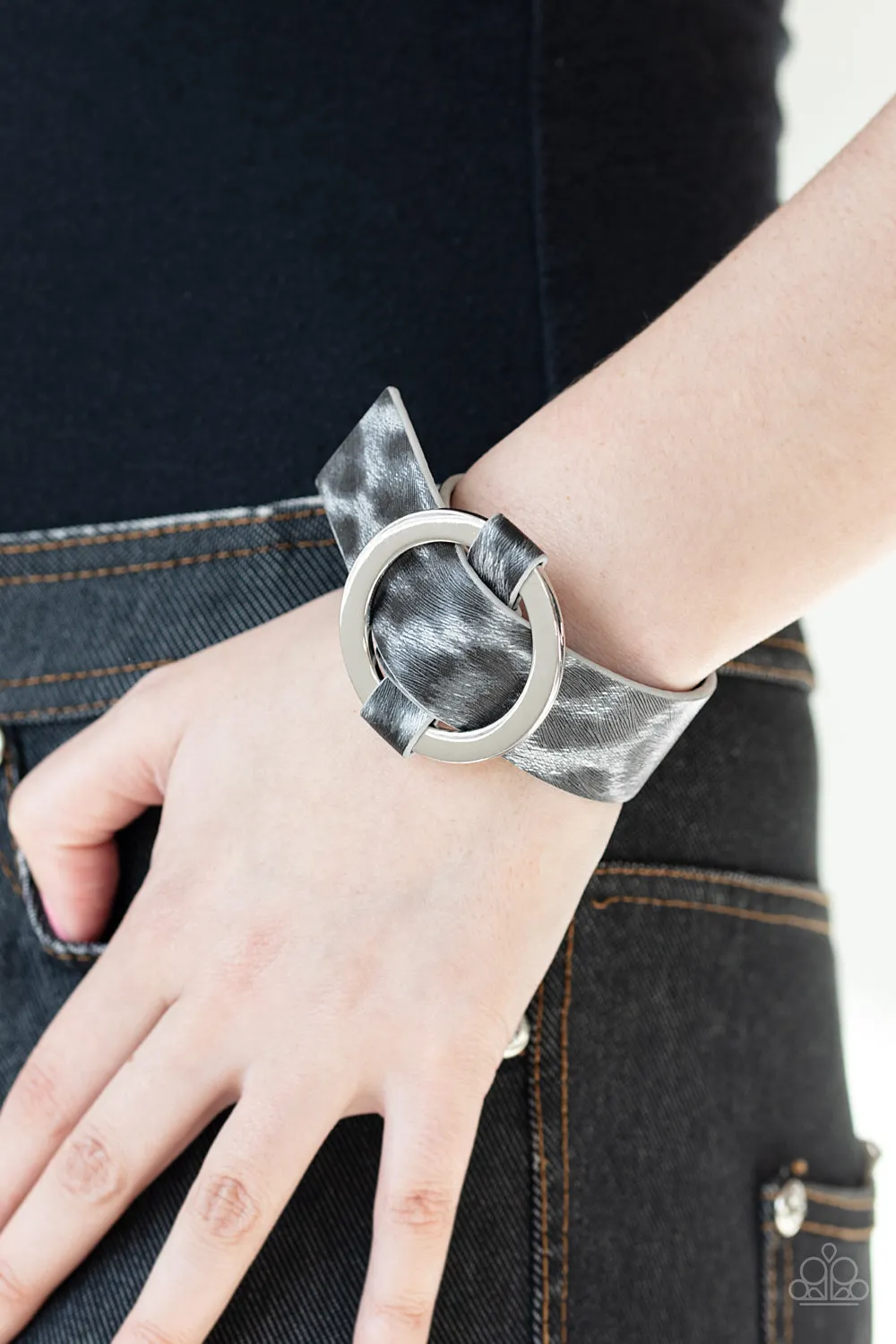 Paparazzi Jungle Cat Couture - Silver Cheetah Bracelet