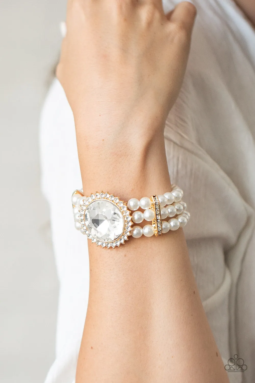 Paparazzi Speechless Sparkle - Gold Pearl Bracelet
