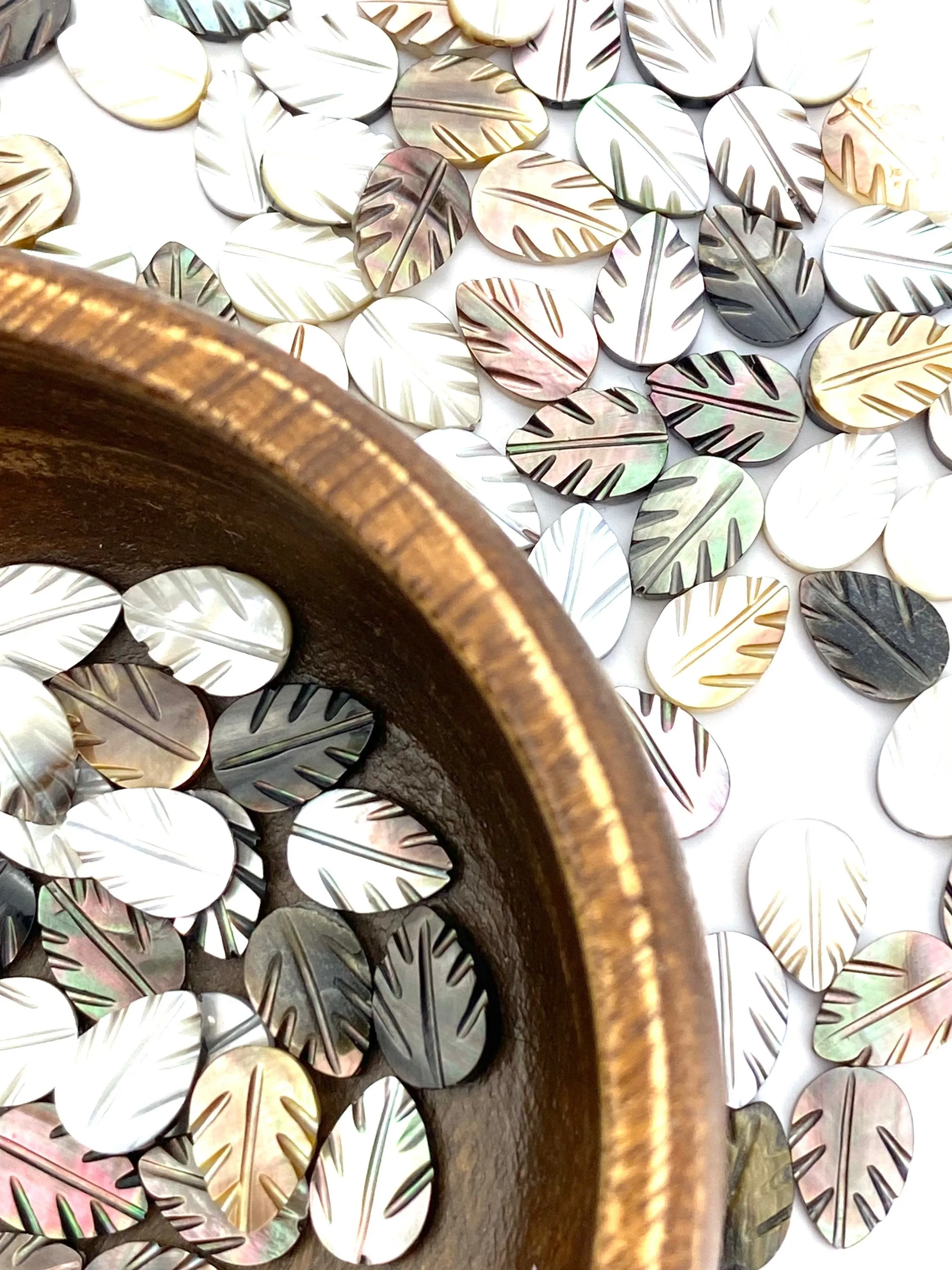 Philodendron split leaf Mother Of Pearl Beads, Sku#M67