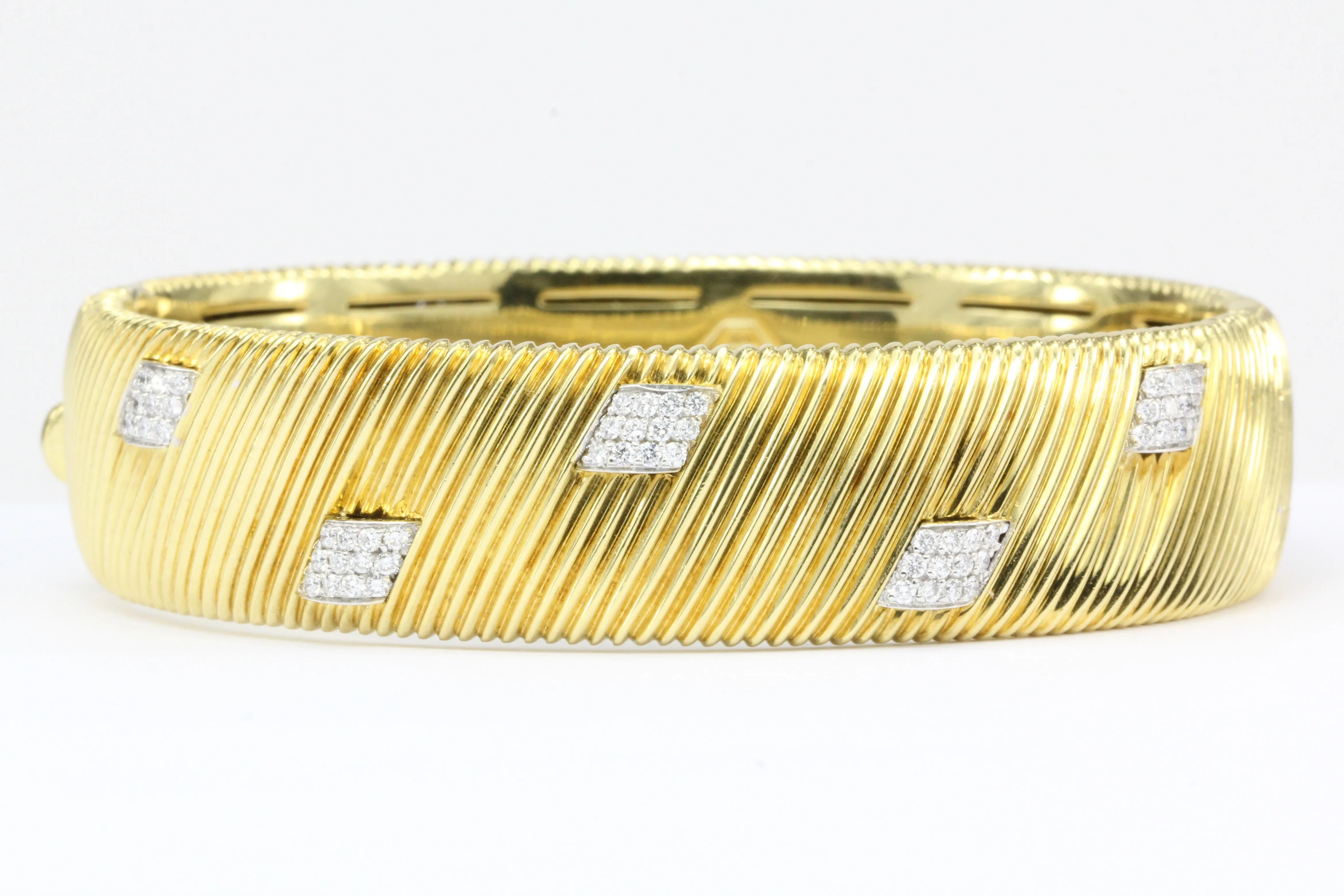Roberto Coin Appassionata 18K Gold Diamond Bangle Bracelet