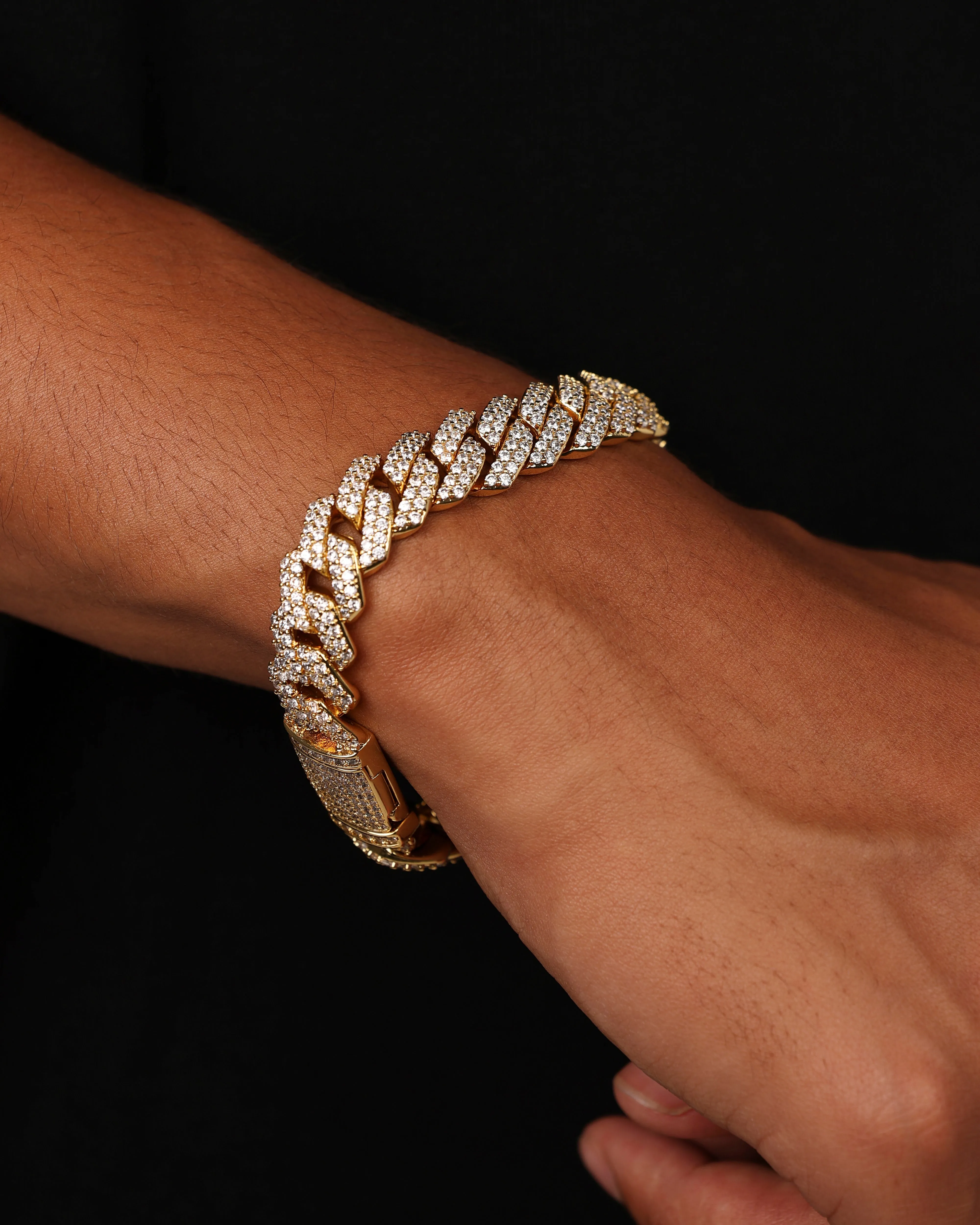 Saint Morta 14mm Interlink Bracelet Iced Gold