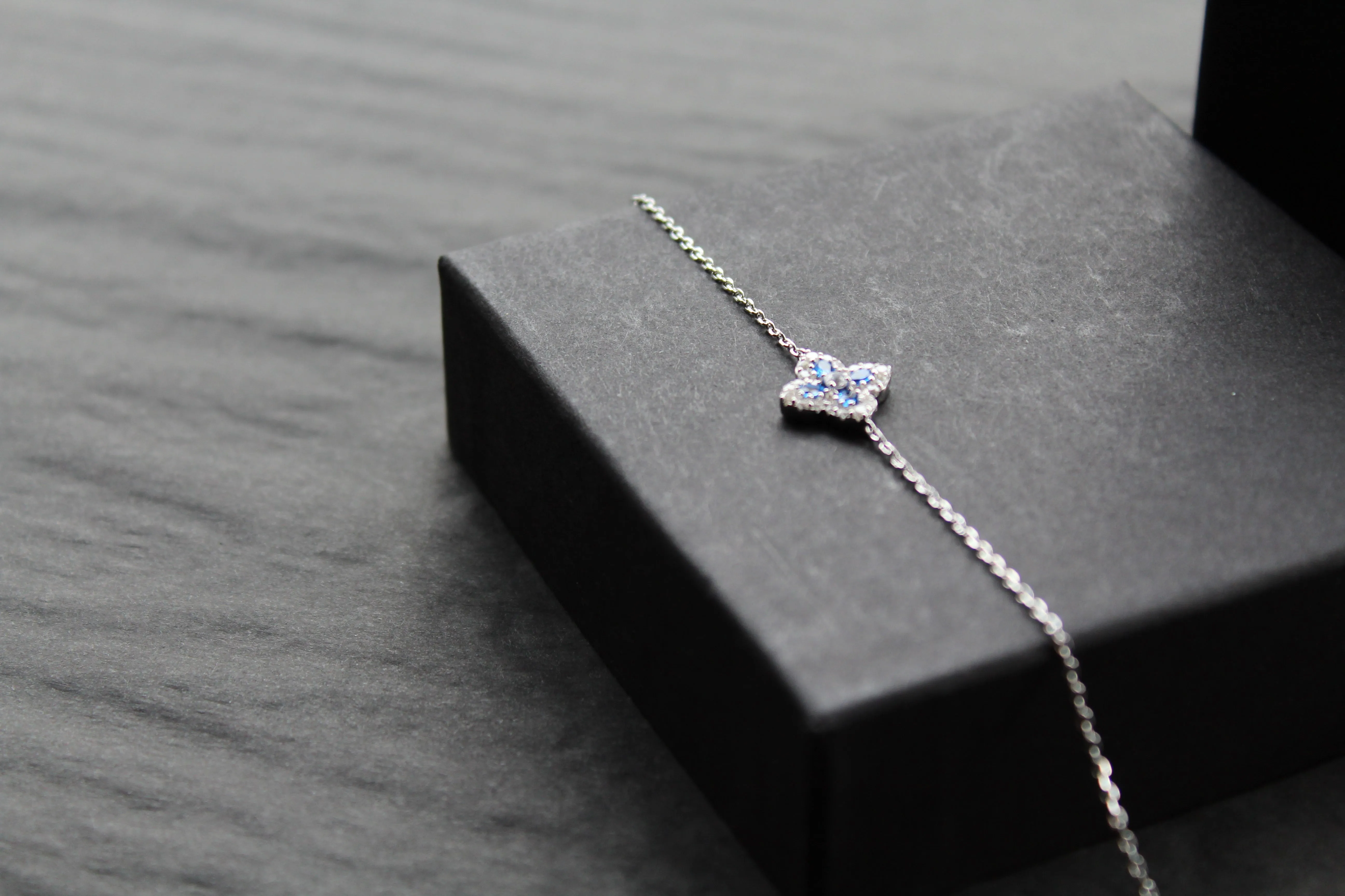 Sapphire CZ Classic Clover Bracelet
