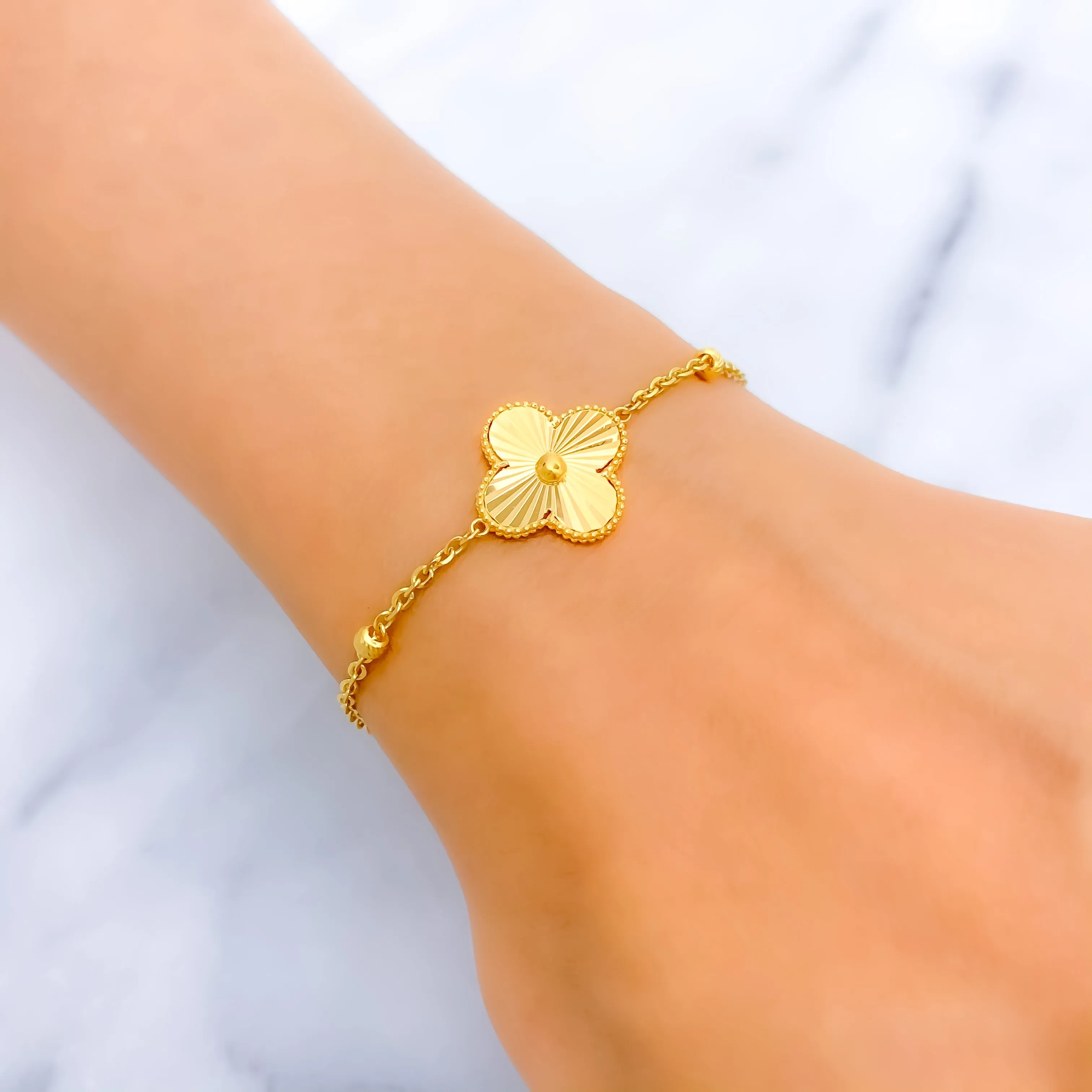 Shiny Sleek 21k Gold Clover Leaf Bracelet