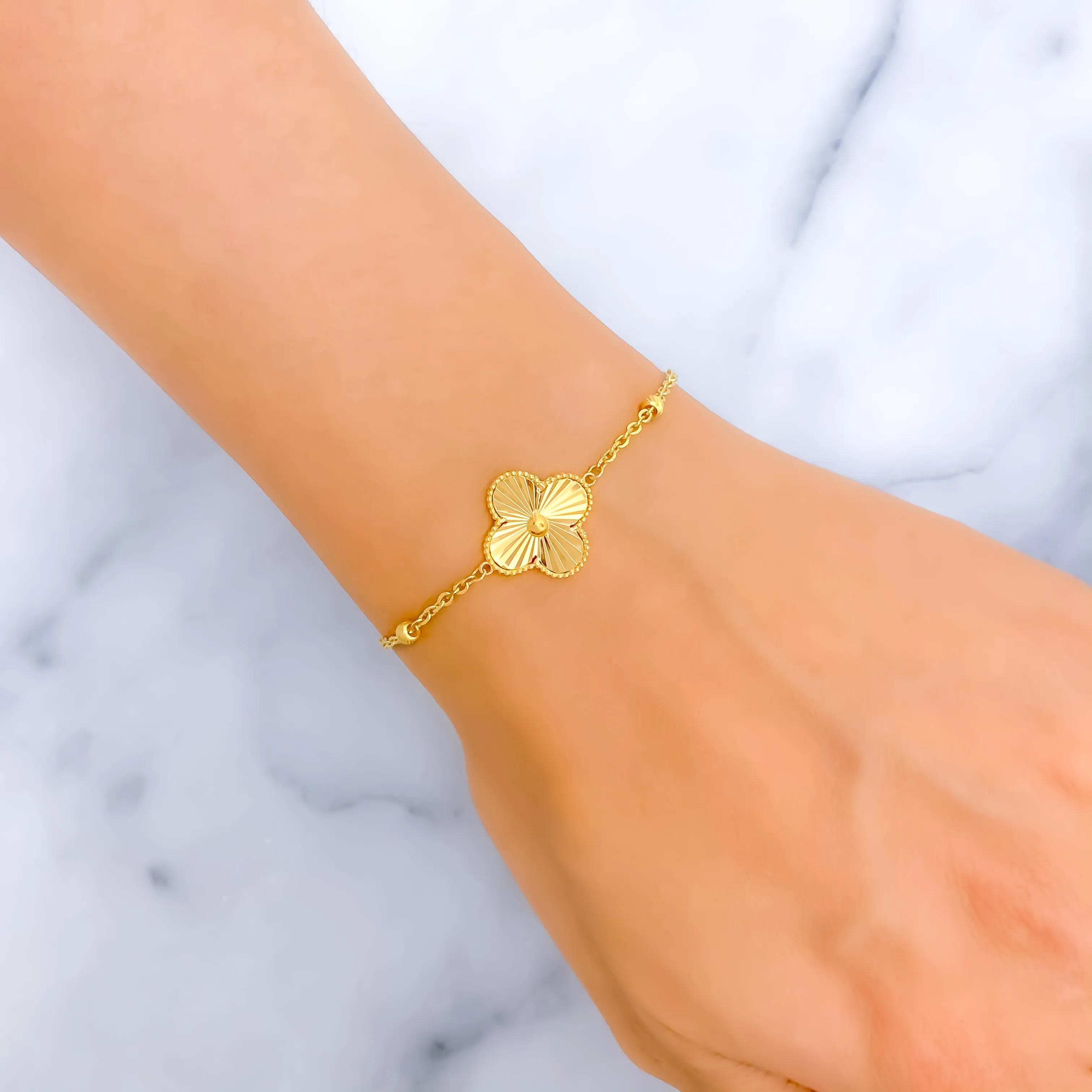 Shiny Sleek 21k Gold Clover Leaf Bracelet