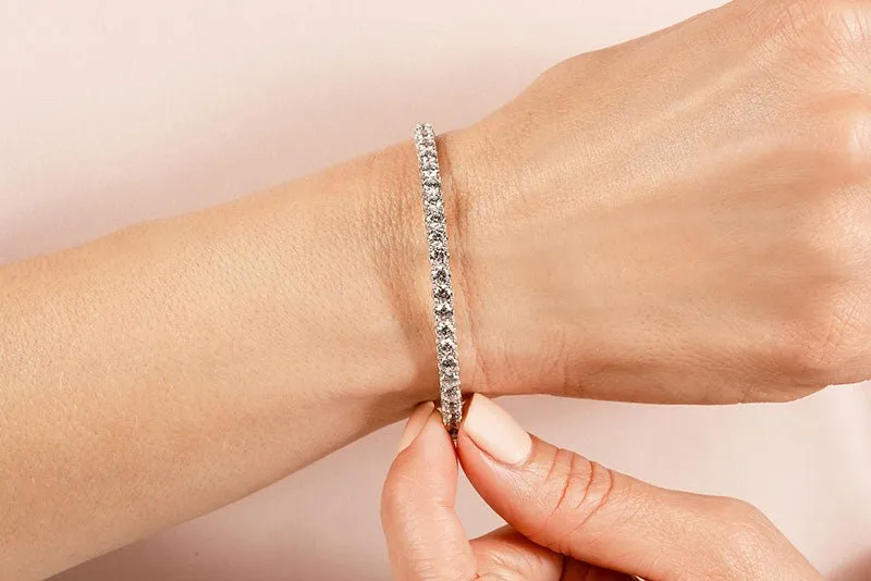 Soft Twist Four Prong Lab-Grown Diamond Bangle with 1.74 ct.(finished) 2.5mm
