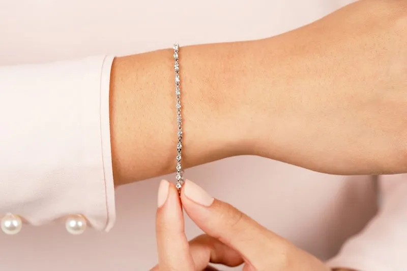 Sparkling Diamond And Chain Link Diamond Bracelet with 2.08 ct.(finished) 3.5mm
