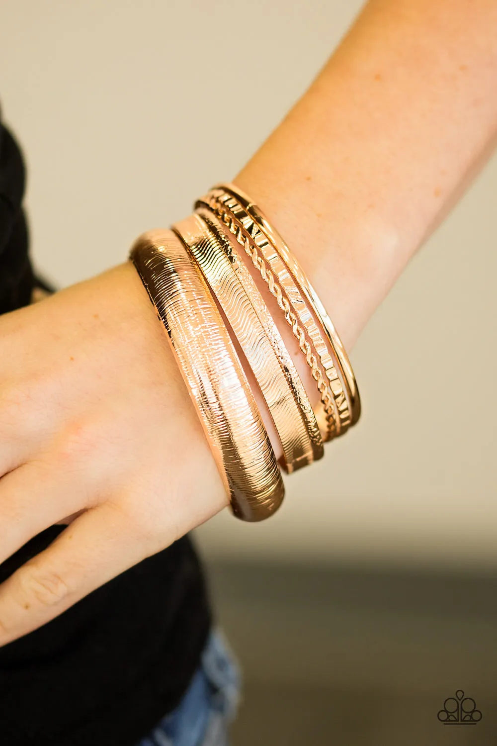 Standout Shimmer - Gold