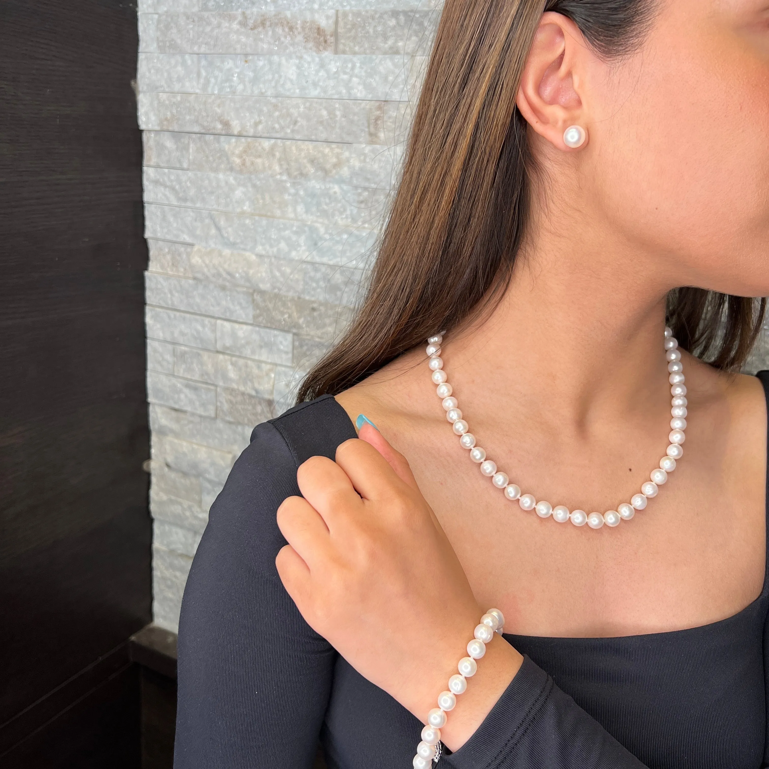 Sterling  Silver (8-9mm) Freshwater Pearl Earrings, Necklace and Bracelet Set