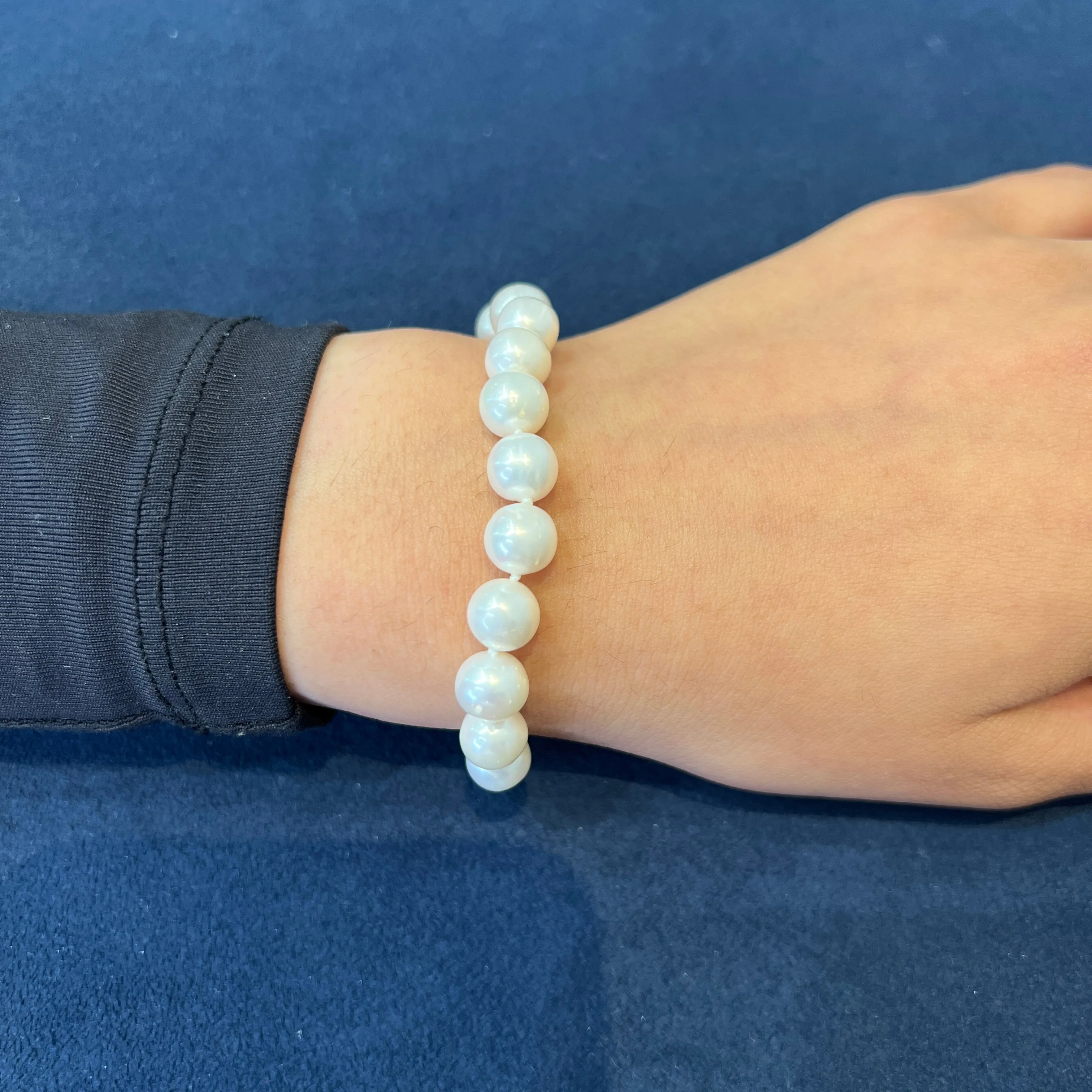 Sterling  Silver (8-9mm) Freshwater Pearl Earrings, Necklace and Bracelet Set