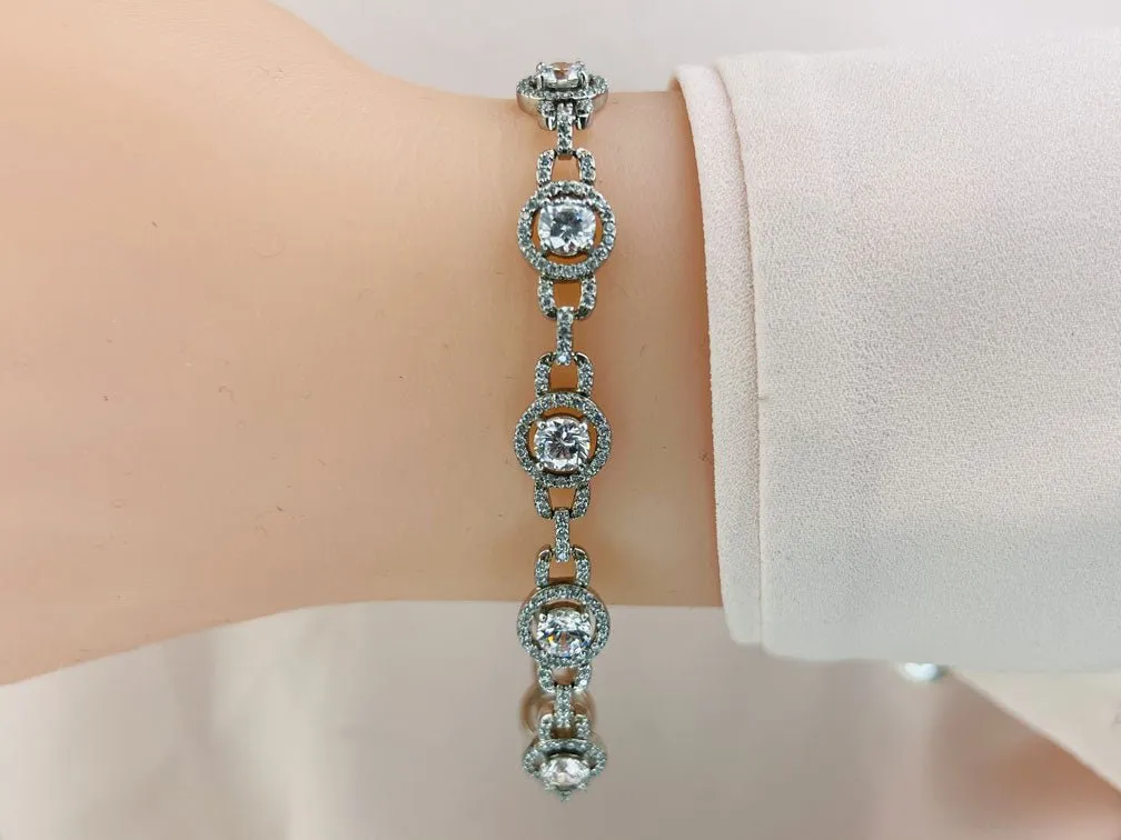 Stylish Circles Lab-Grown Diamond Bracelet with 4.98 ct.(finished) 1.1mm, 4mm
