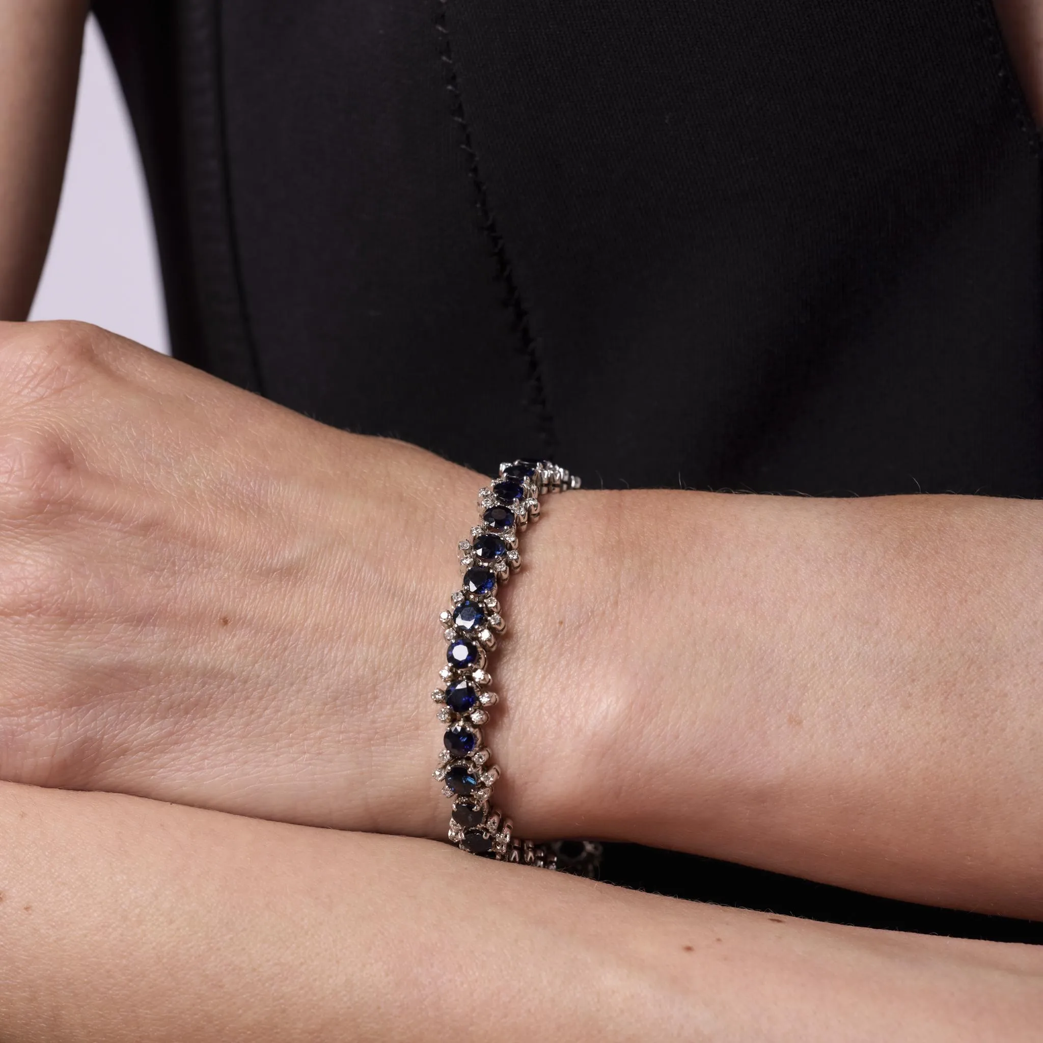 Vintage 10.80 carat sapphire diamond 18k white gold bracelet